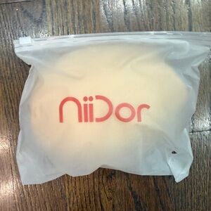 NiiDor Silicone strapless adhesive bra Size: D
